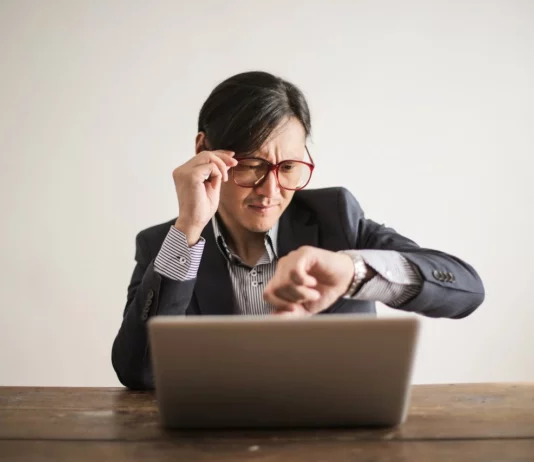 Kihasználás a munkahelyen. Hogyan ismerheted fel, és mit tehetsz ellene? Kihasználás