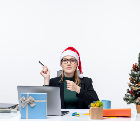 Ünnepi időszak: 5 tipp, hogy produktív maradj, ha karácsony körül sem állsz le a munkával