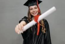 Mikrotanúsítvány vagy diploma? Nem mindig a hosszabb út a nyerő Diploma